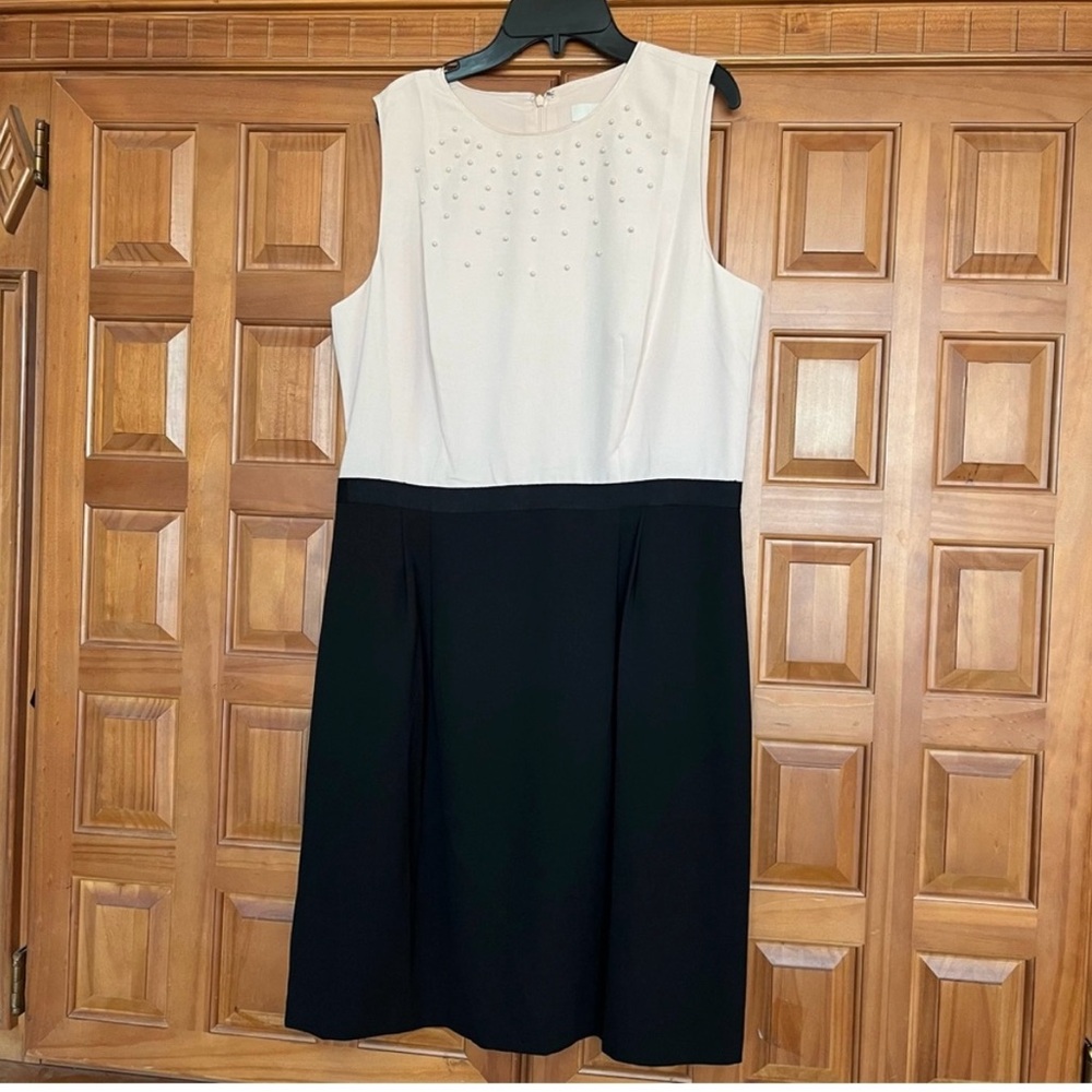 (NWT)  Ann Taylor LOFT Two-Tone Black and Cream Midi Dress Size 12